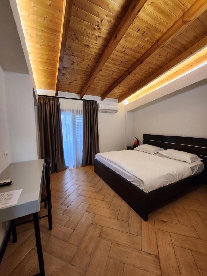 Old Town Villa 2 Durres Bagian luar foto